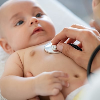 Trusted Pediatrician Hearing The Heartbeat Of a Baby Near Gaithersburg